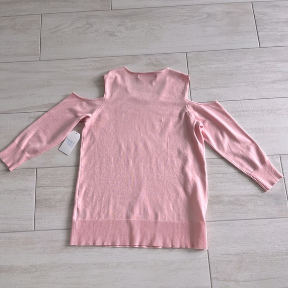 Cold shoulder top - Picture 3 of 3